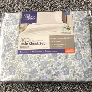 Better Homes & Gardens 300 thread count twin sheet set, flower pattern. NWOT